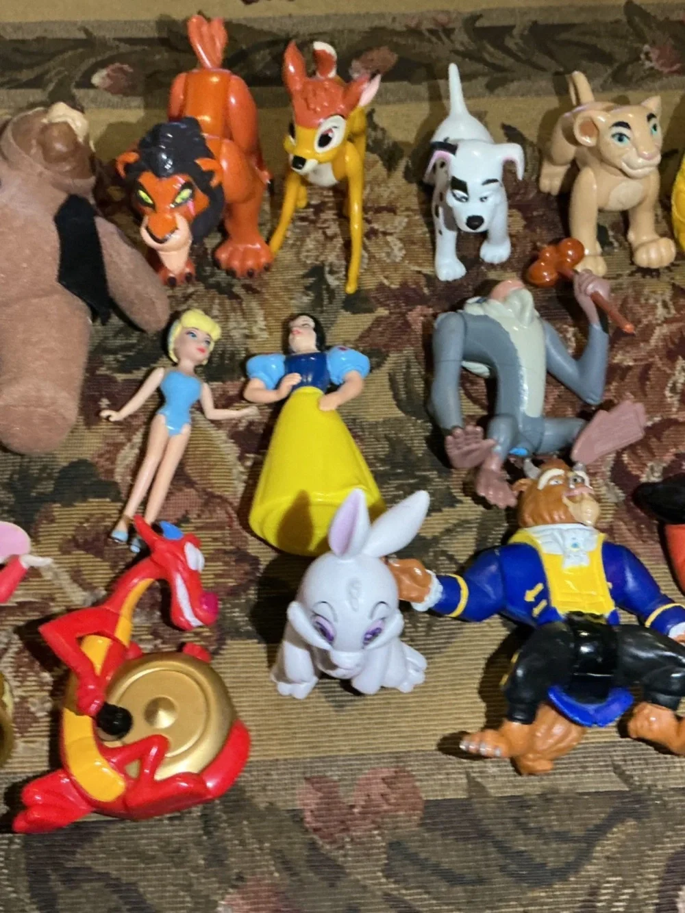 15 small Toy lot of Disney toys with lion king bambi snow white robin hood& more